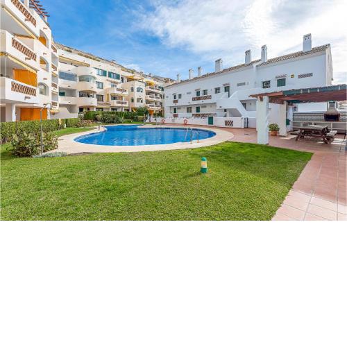 Nice Apartment In Benalmdena With 1 Bedrooms, Wifi And Swimming Pool
