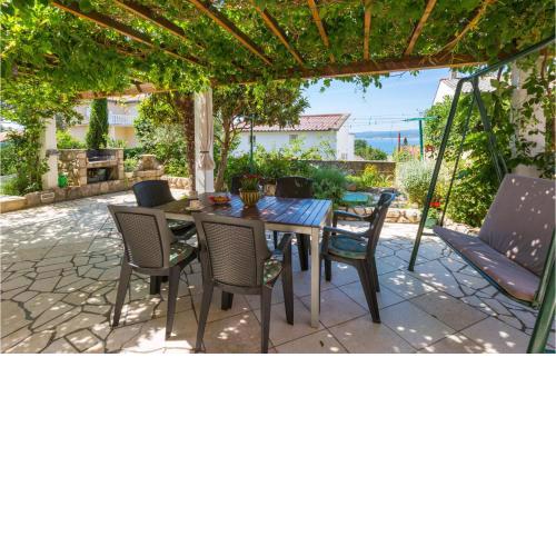 Nice apartment in Crikvenica with 2 Bedrooms