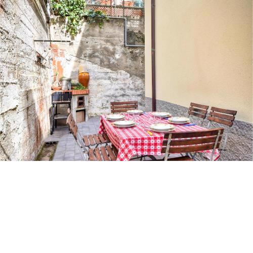 Nice Apartment In Deiva Marina With Wifi And 2 Bedrooms
