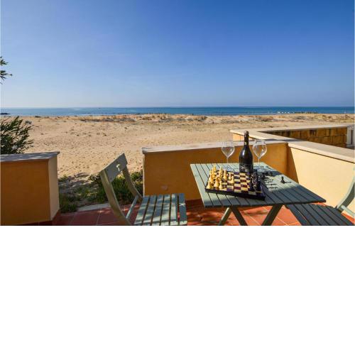 Nice apartment in Donnalucata with WiFi and 2 Bedrooms