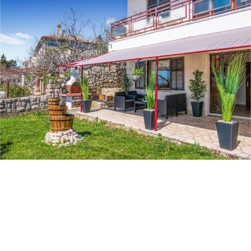 Nice apartment in Koromacno with WiFi and 1 Bedrooms