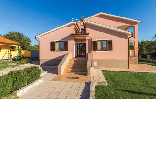 Nice apartment in Labin w/ 2 Bedrooms