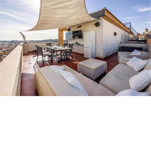 Nice apartment in Las Lagunas de Mijas with 2 Bedrooms
