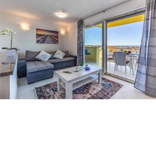Nice apartment in Liznjan with 1 Bedrooms