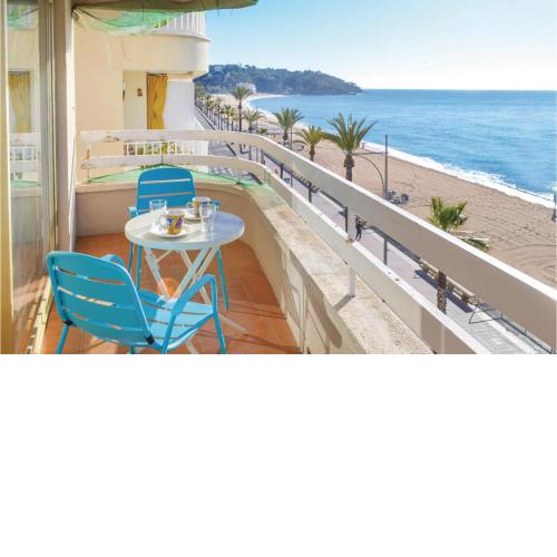 Nice apartment in Lloret de Mar with 3 Bedrooms and WiFi