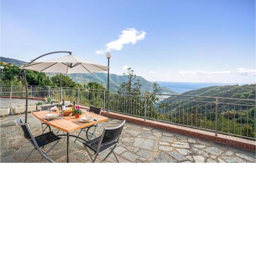 Nice apartment in LocalitaBracco GE with 3 Bedrooms and WiFi