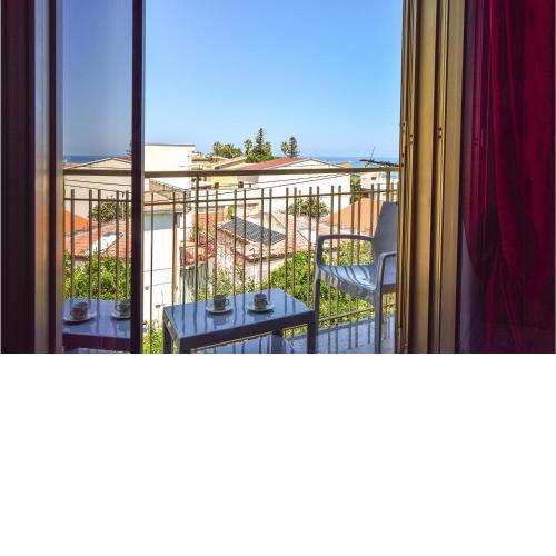 Nice apartment in Marina di Caronia with WiFi and 2 Bedrooms