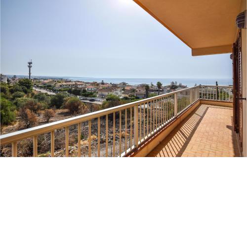 Nice Apartment In Marina Di Ragusa With Kitchen