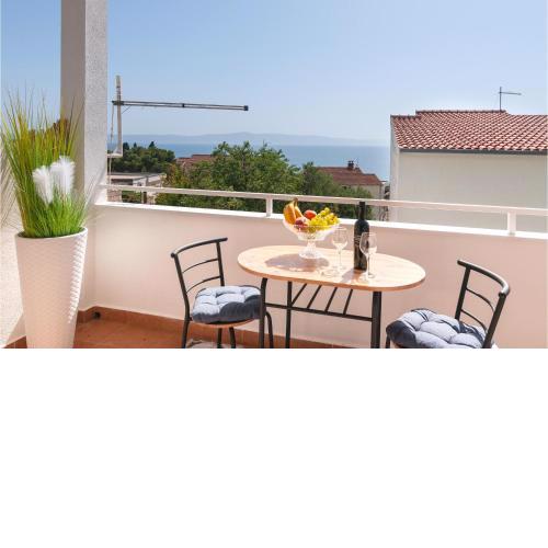 Nice apartment in Podgora with WiFi and 1 Bedrooms