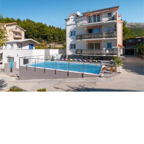 Nice apartment in Podstrana with Outdoor swimming pool and 3 Bedrooms