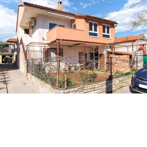 Nice apartment in Pula with WiFi and 2 Bedrooms