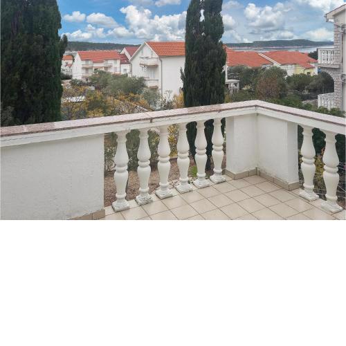 Nice apartment in Rab with 2 Bedrooms