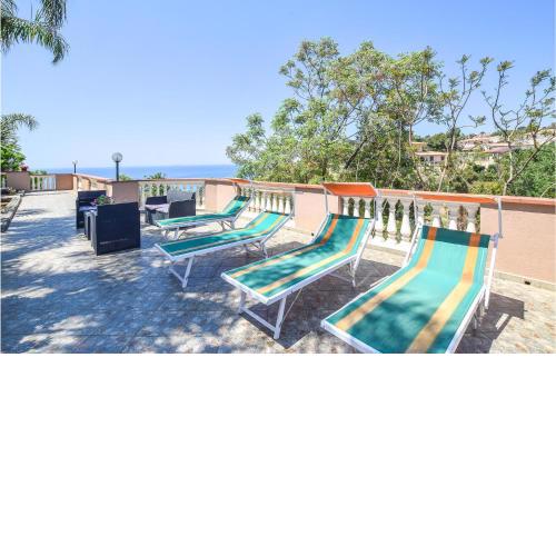 Nice apartment in RICADI with WiFi and 2 Bedrooms