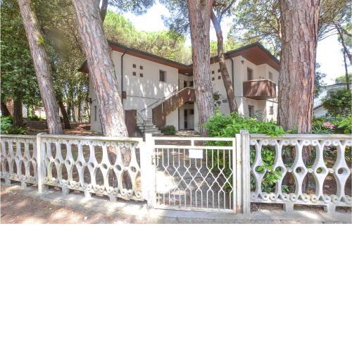 Nice apartment in Rosolina Mare with 2 Bedrooms and WiFi
