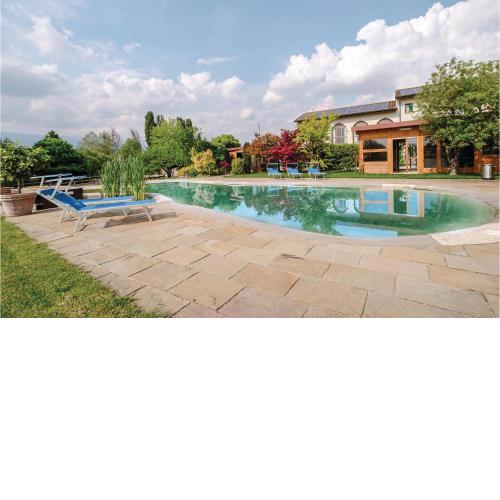 Nice Apartment In Sacile -pd- With Wifi, Outdoor Swimming Pool And Swimming Pool