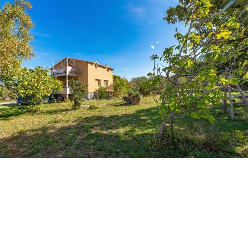 Nice apartment in Slivnica with WiFi and 1 Bedrooms