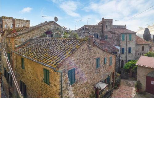 Nice apartment in Suvereto with 2 Bedrooms and WiFi