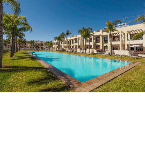 Nice Apartment In Torrevieja With Outdoor Swimming Pool, Wifi And 2 Bedrooms