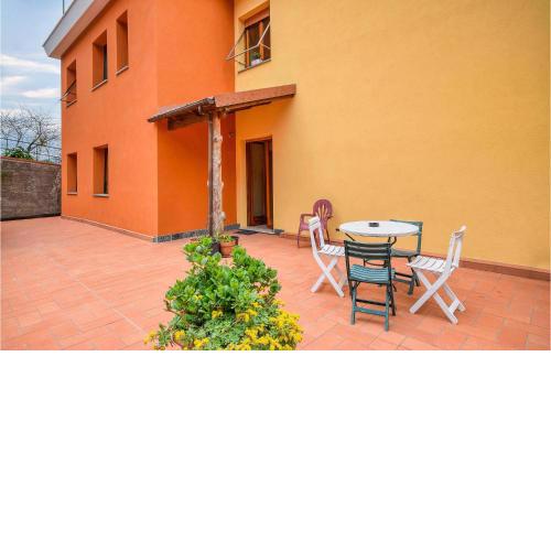 Nice Apartment In Uscio With Wifi And 2 Bedrooms