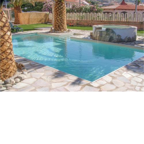 Nice apartment in Valledoria with Outdoor swimming pool and 2 Bedrooms