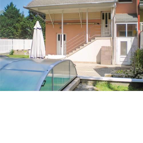 Nice apartment in Zamárdi w/ Outdoor swimming pool, Outdoor swimming pool and 2 Bedrooms