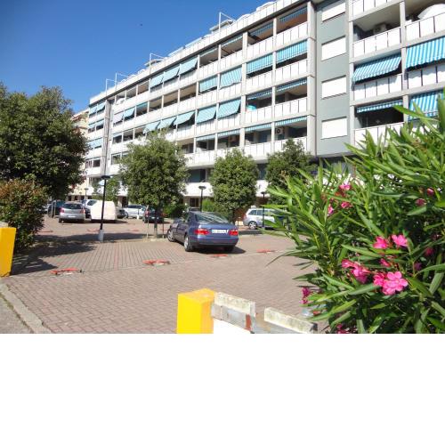 Nice Apartment with Terrace for 5 people near the beach by Beahost Rentals