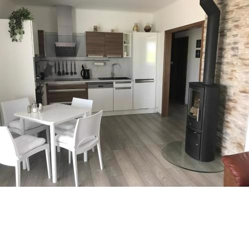 Nice appartment Křoví in family house with shared pool, terrace and garden