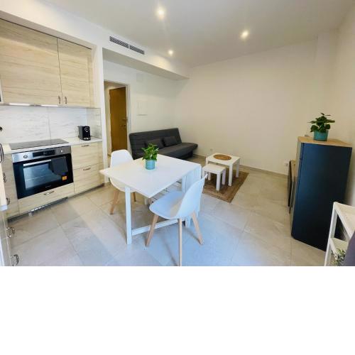 NICE CENTRIC APARTMENT