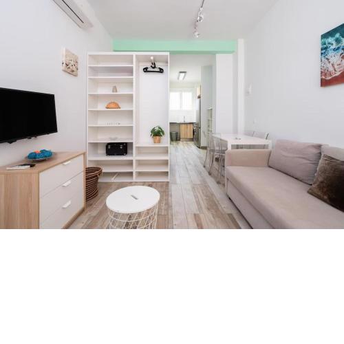 Nice flat at street level - Madrid Río Tri-Pedrero