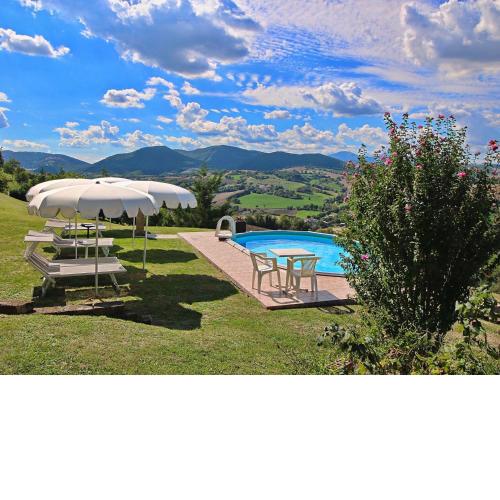 Nice flat in Arcevia with swimming pool