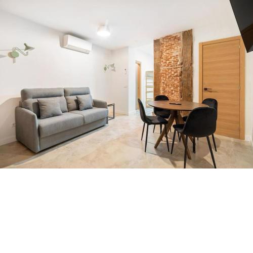 Nice flat in Lavapiés at street level S23A