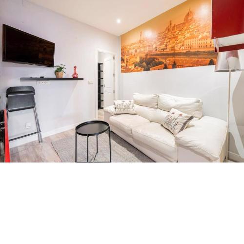 Nice flat in Malasaña, near Gran Vía-ESCOR
