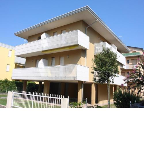 Nice flat with balcony 400 meters from the beach of Bibione - By Beahost Rentals