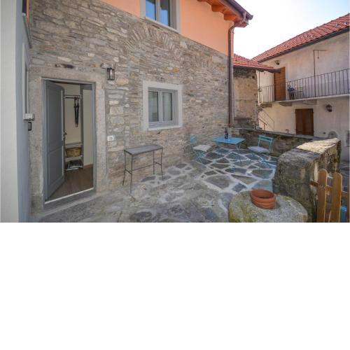 Nice home in Albagnano di Bee with WiFi and 2 Bedrooms