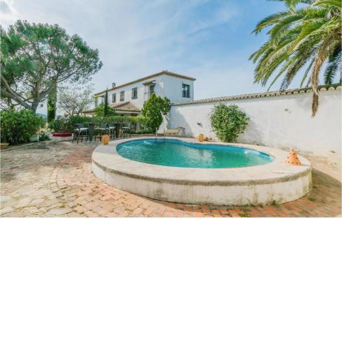 Nice Home In Aldeaquemada With Wifi, Swimming Pool And 6 Bedrooms