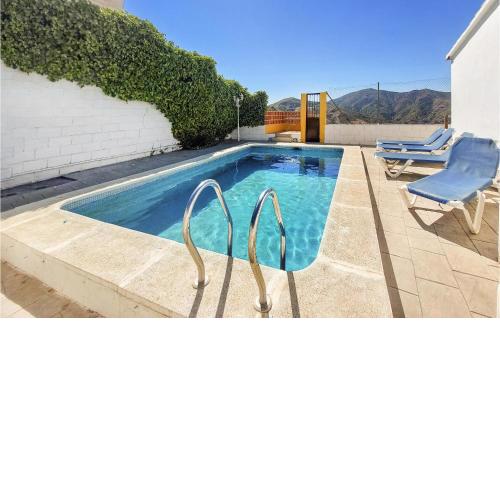 Nice Home In Almchar With Wifi, Private Swimming Pool And 4 Bedrooms