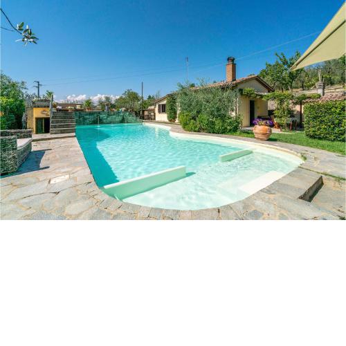 Nice home in Arezzo with Outdoor swimming pool, WiFi and 1 Bedrooms
