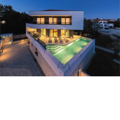 Nice home in Biograd na moru w/ Outdoor swimming pool, Sauna and 5 Bedrooms
