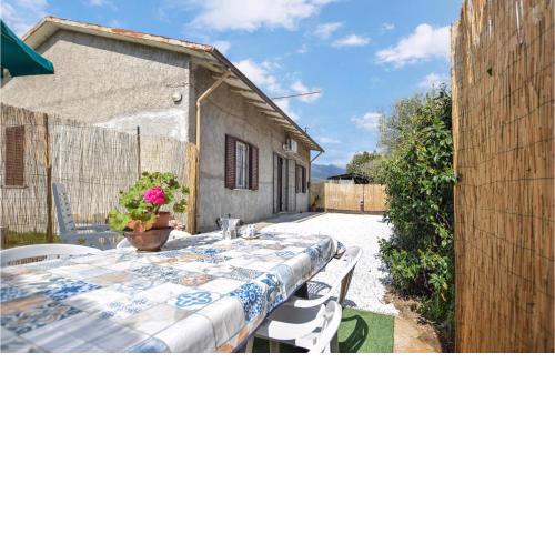 Nice Home In Capezzano Pianore With 2 Bedrooms