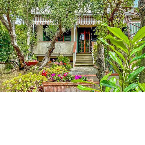 Nice home in Castiglioncello with 2 Bedrooms and WiFi