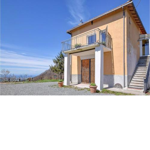 Nice Home In Castiglione Chiavarese With Wifi And 3 Bedrooms