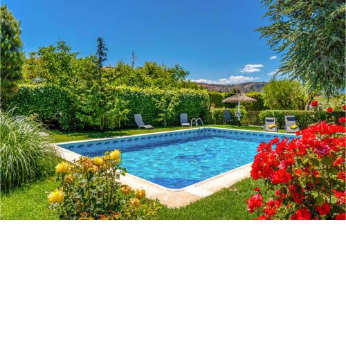 Nice Home In Cehegn With Wifi, Private Swimming Pool And Outdoor Swimming Pool