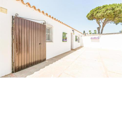 Nice Home In Chiclana De La Fronter With Outdoor Swimming Pool, Private Swimming Pool And 3 Bedrooms