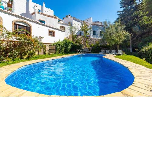 Nice Home In Cmpeta With Wifi, Indoor Swimming Pool And Outdoor Swimming Pool