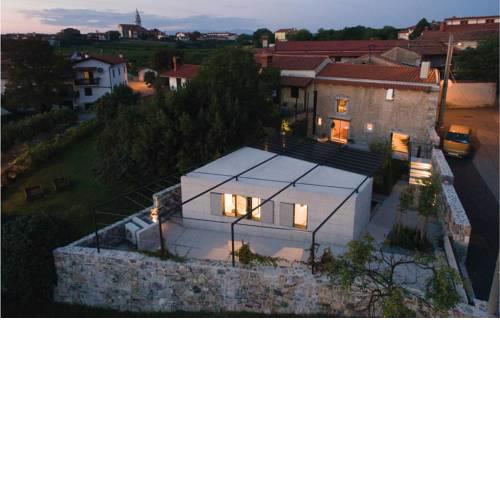 Nice home in Dutovlje w/ Jacuzzi and 2 Bedrooms