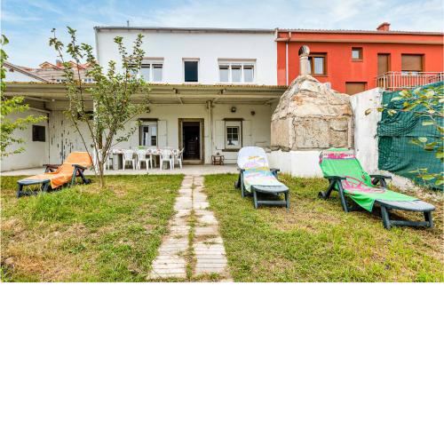 Nice home in Fisterra with 7 Bedrooms and WiFi