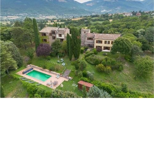 Nice Home In Gualdo Tadino With Outdoor Swimming Pool, Wifi And 8 Bedrooms