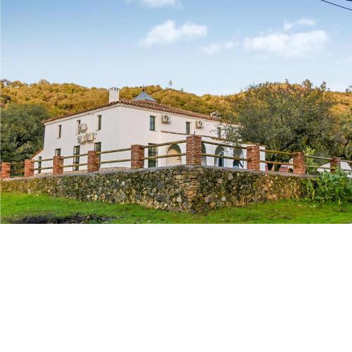 Nice home in La Nava with Outdoor swimming pool, WiFi and 6 Bedrooms