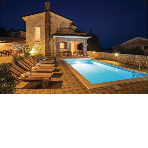 Nice home in Linardici w/ Outdoor swimming pool, Sauna and 3 Bedrooms