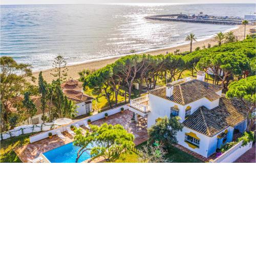 Nice Home In Marbella With Wifi, Outdoor Swimming Pool And Swimming Pool